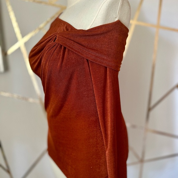 SHEIN Prive Asymmetrical Neck Twist Front Top (883) - Picture 6 of 9